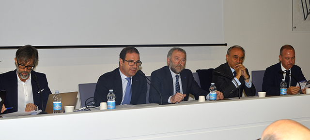 Da sinistra: Andrea Bergami, Renato Marangoni, Marco Bressanelli, Gian Domenico Auricchio e Francesco Buzzella (© Cremaonline.it)