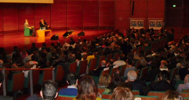 L'auditorium gremito (foto © Cremaonline.it)