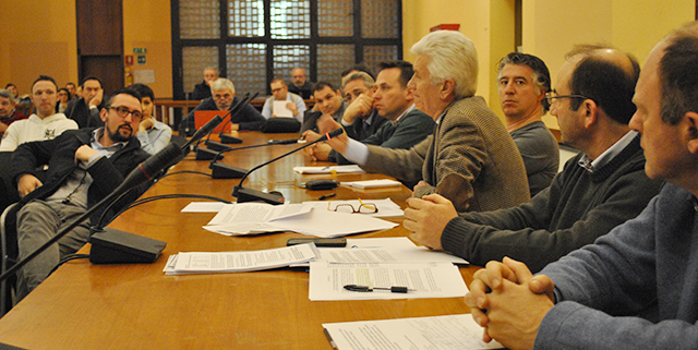 L'intervento del sindaco di Offanengo, Gianni Rossoni (foto © Cremaonline.it)