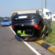 Camion contro auto, un ferito 
