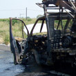 Rubano una ruspa ma il camion va in fiamme
