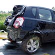 Sorpasso sbagliato auto distrutta