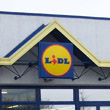 Rapina Lidl e picchia cassiera 