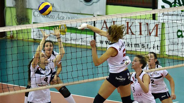 Attacco di Diletta Danesi durante Alkim-Imola (foto © Giuseppe Belli)