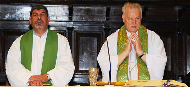 Padre Ibrahim Faltas e don Emlio Lingiardi (foto © Cremaonline.it)