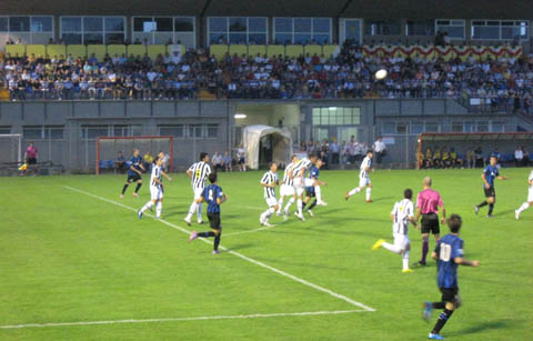 Trofeo Dossena: tutti i risultati. Inter implacabile, bene la Nazionale di C e il Porto Alegre. Oggi terzo turno. Marted� e mercoled� le semifinali, finalissima al Voltini il 18 giugno