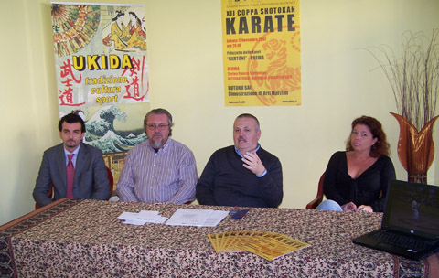 Sabato prossimo, al Palabertoni, XII Coppa Shotokan, torneo internazionale organizzato dall�Ukida. La manifestazione presentata questa mattina da Fulvio Lorenzetti