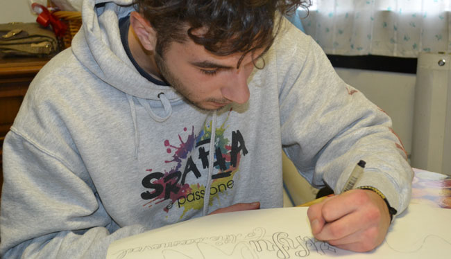 Uno studente del corso grafico