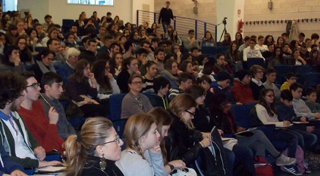Gli studenti presenti al convegno (foto © Grazioso)