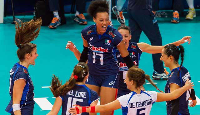 Valentina Diouf festeggia un punto (foto © Di Fiore su gentile concessione di Pallavoliamo.it)